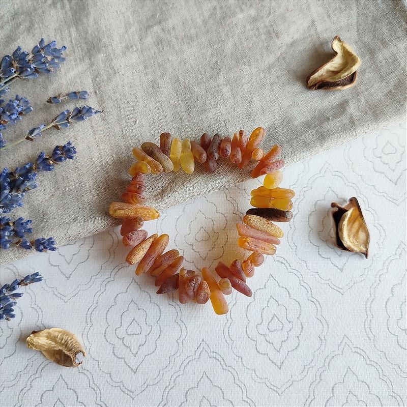 Браслет "Хворост" из янтаря