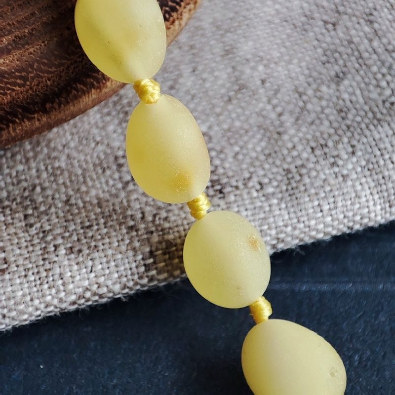 Бусы детские из янтаря