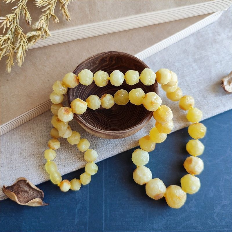 Бусы "Кусанка" из янтаря