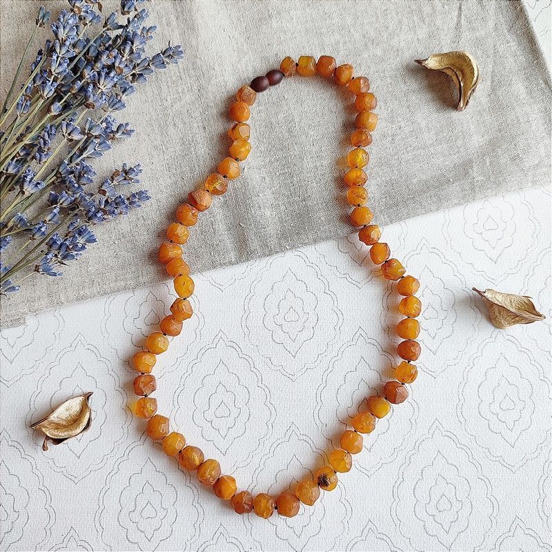 Бусы "Кусанка" из янтаря