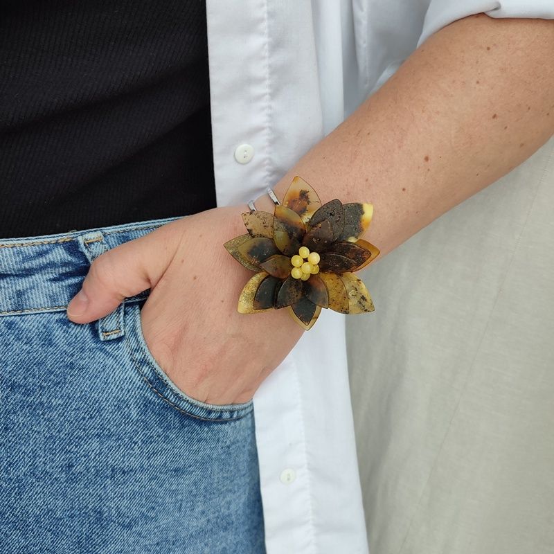 Браслет "Цветок" янтарь