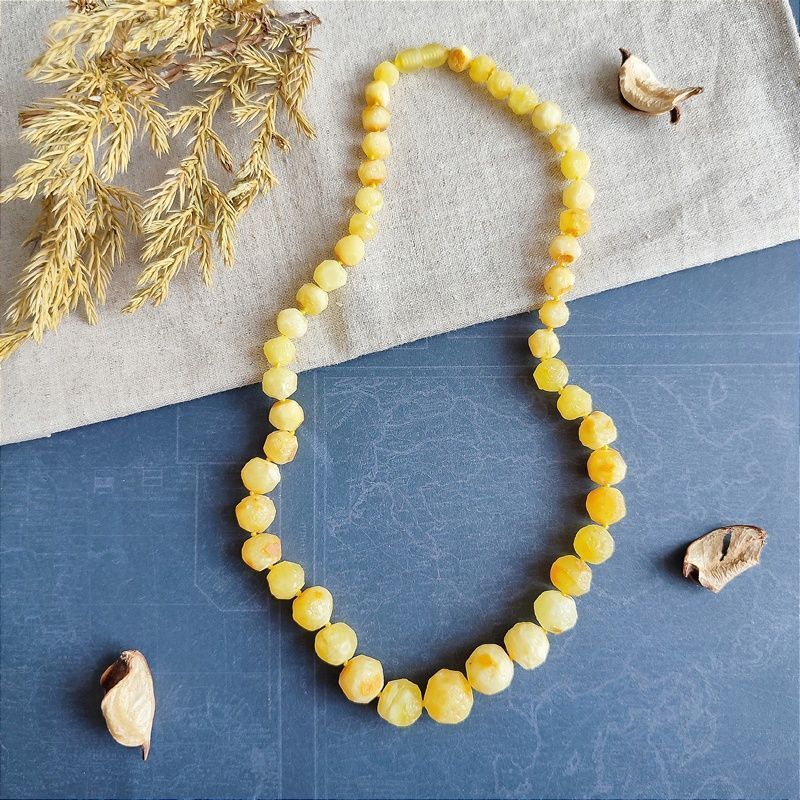 Бусы "Кусанка" из янтаря