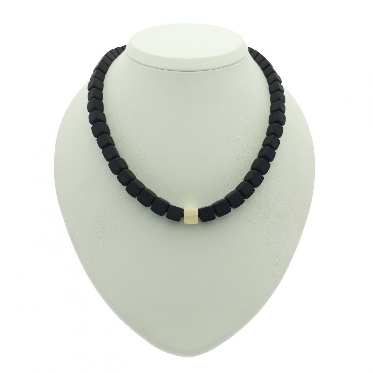 Бусы "Куб"янтарь, мамонт