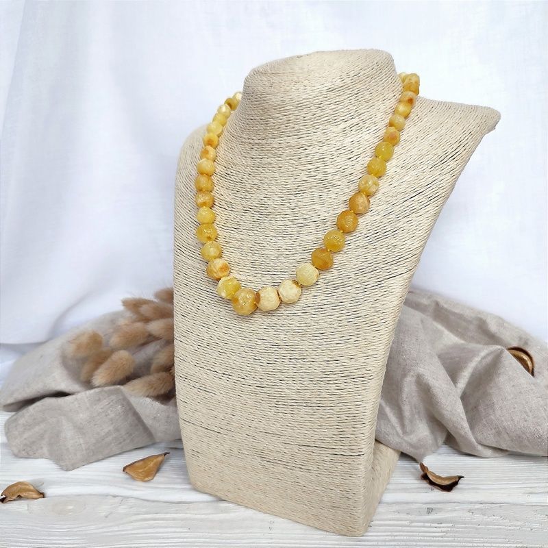 Бусы "Кусанка" из янтаря