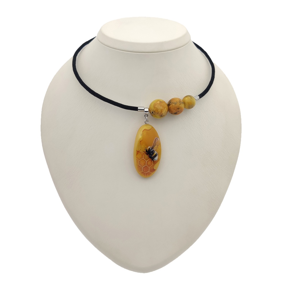Колье "Космопчёлка" янтарь