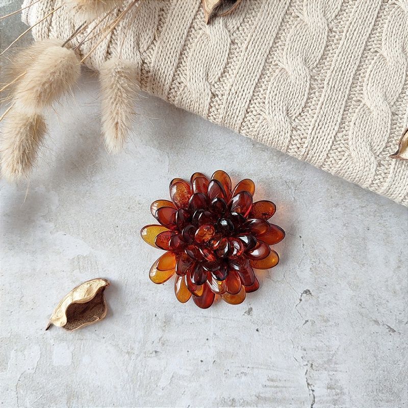 Брошь "Цветок" янтарь