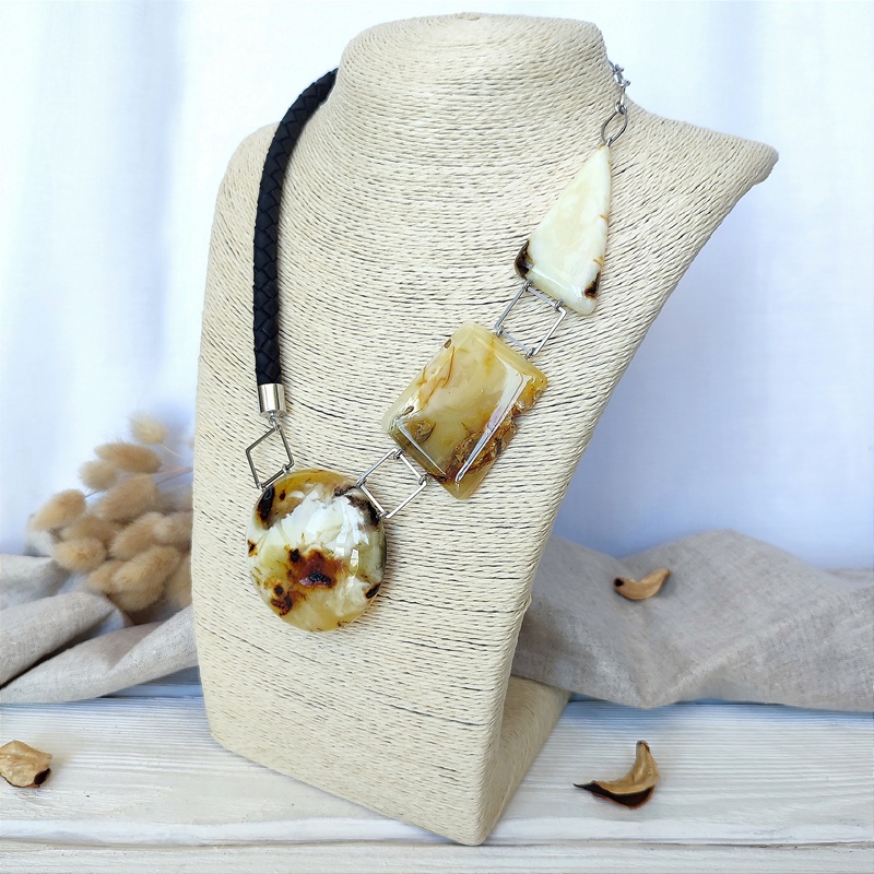 Колье авторское Янтарь а7326400037