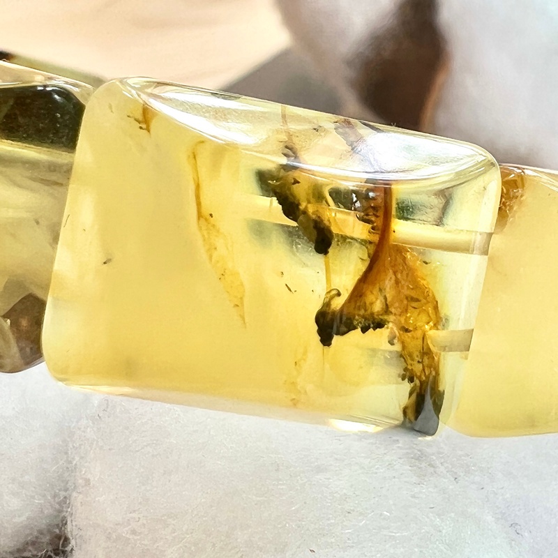 Браслет пласт. янтарь 3501119456-4