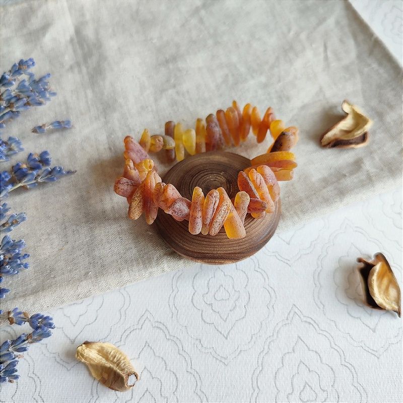 Браслет "Хворост" из янтаря