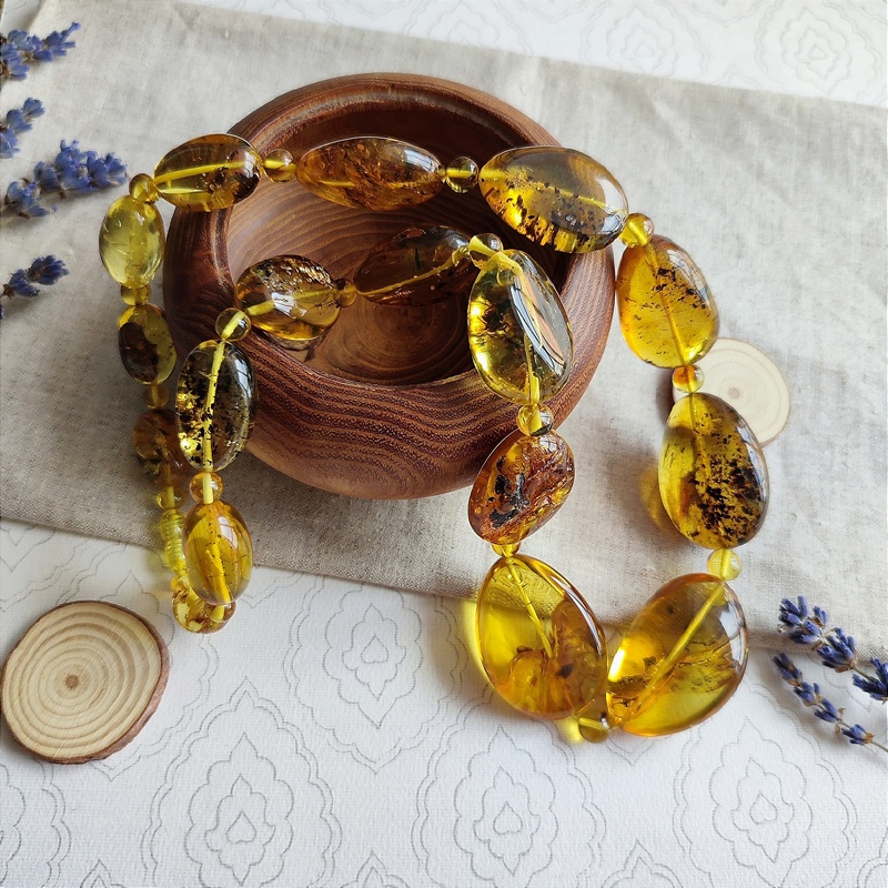 Бусы "Слива" из янтаря