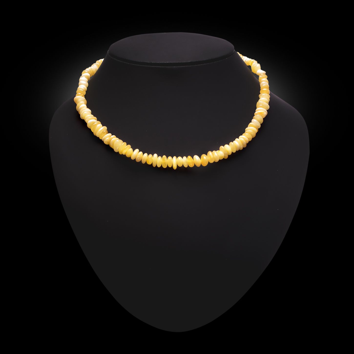 Бусы "Галька" из янтаря