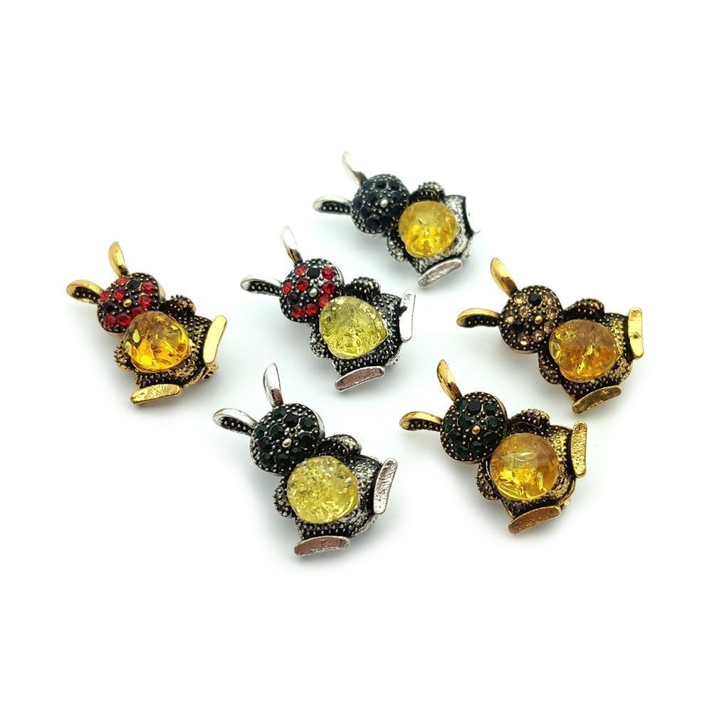 Брошь "Крошик" янтарь