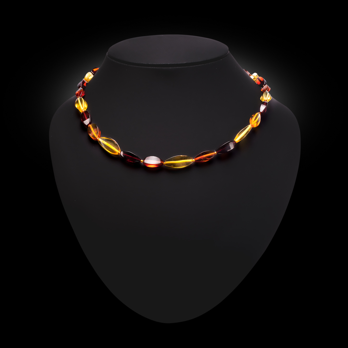 Бусы Аленка из янтаря