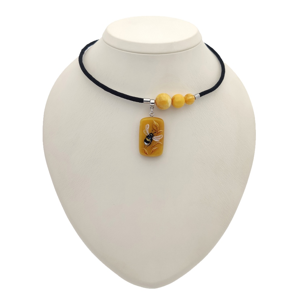 Колье "Космопчёлка" янтарь