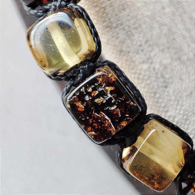 Браслет Шамбала "Куб" янтарь