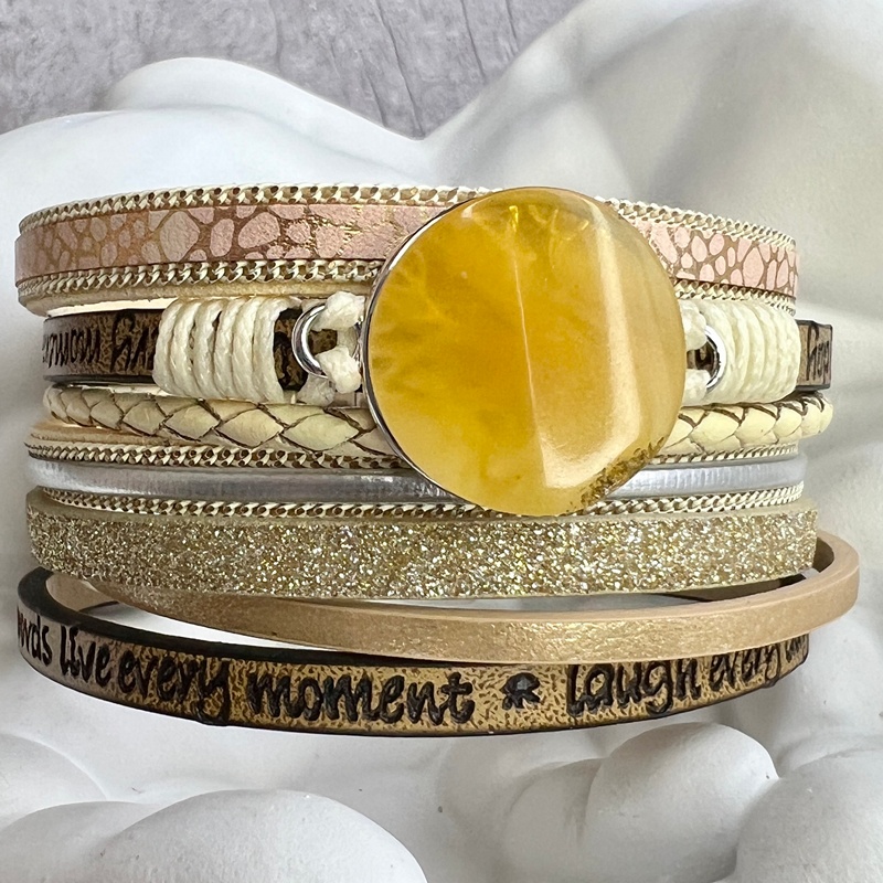 Браслет на кож.  ремешке Янтарь