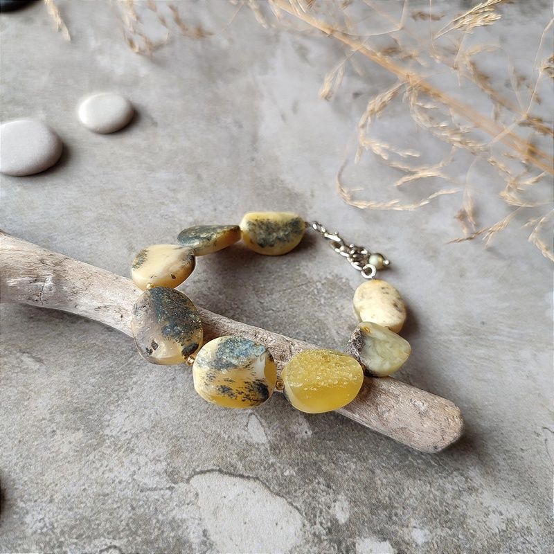 Браслет "Чипсы" янтарь