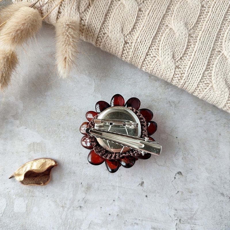 Брошь-зажим "Цветок" янтарь