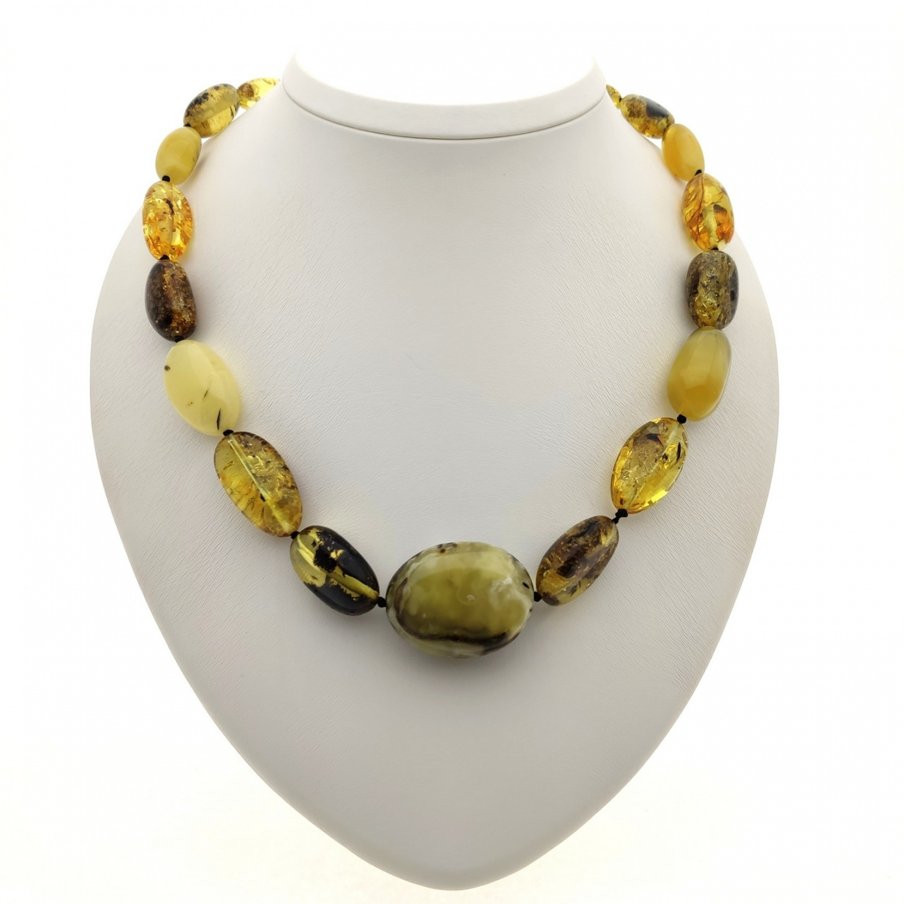 Бусы "Слива" из янтаря
