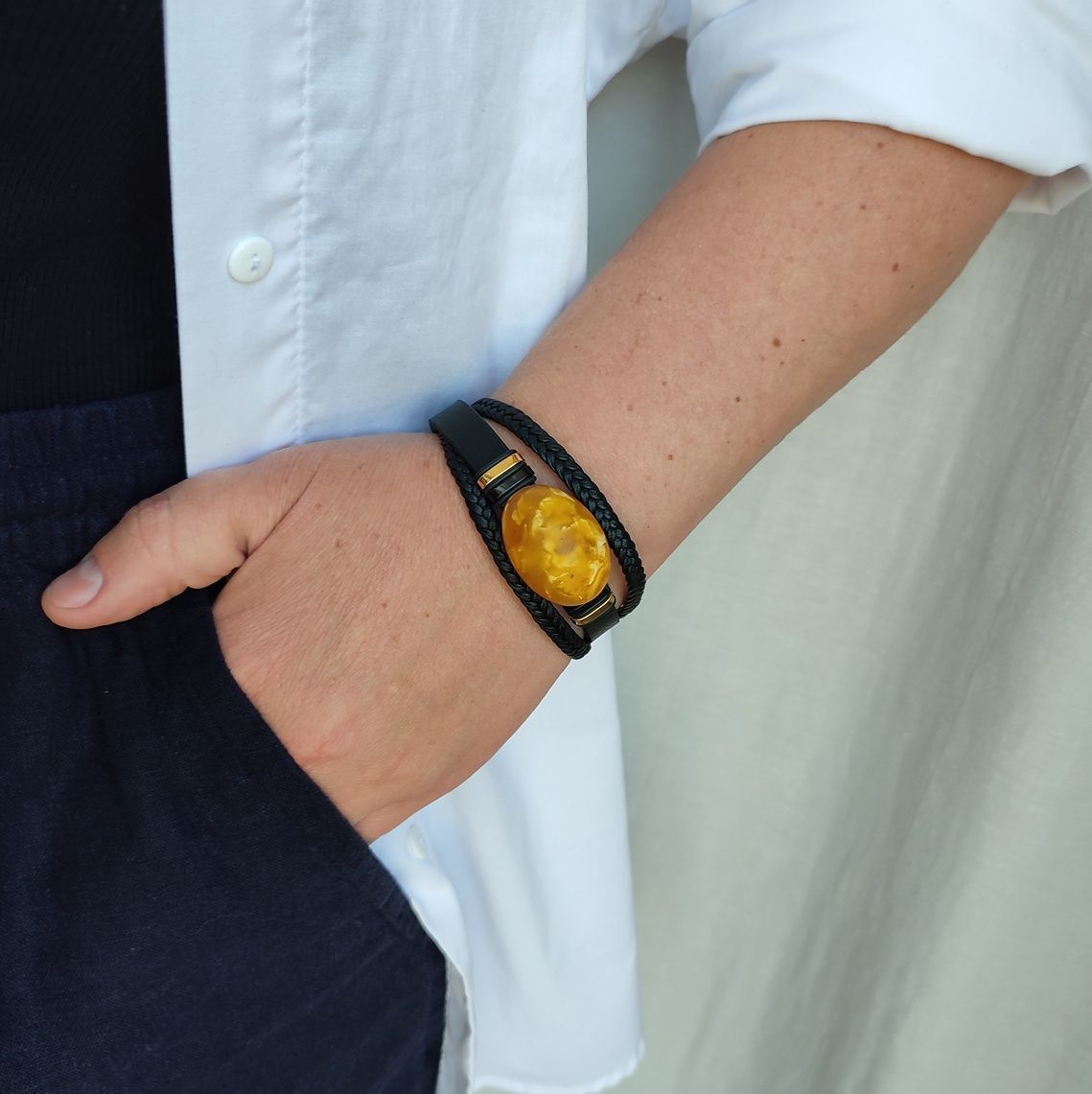 Браслет на кож.  ремешке