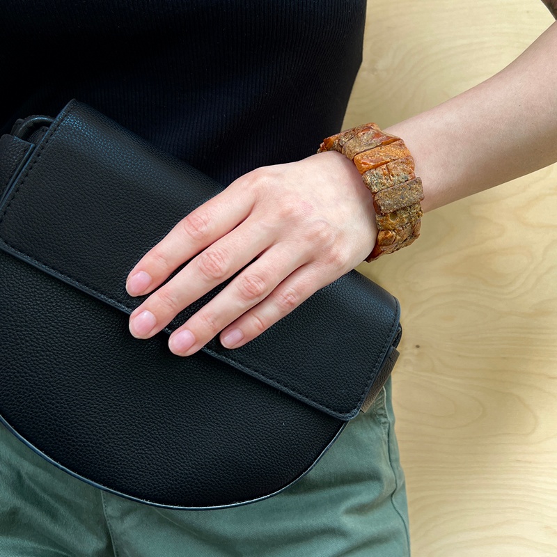 Браслет пласт. янтарь 3341109393-5