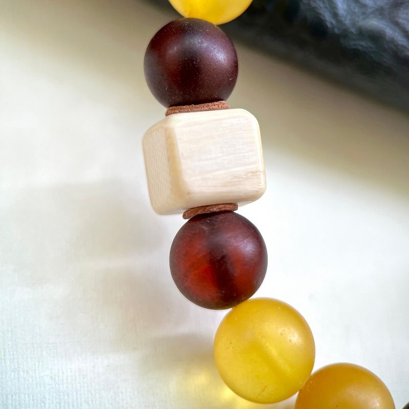 Браслет "Шар" янтарь, мамонт