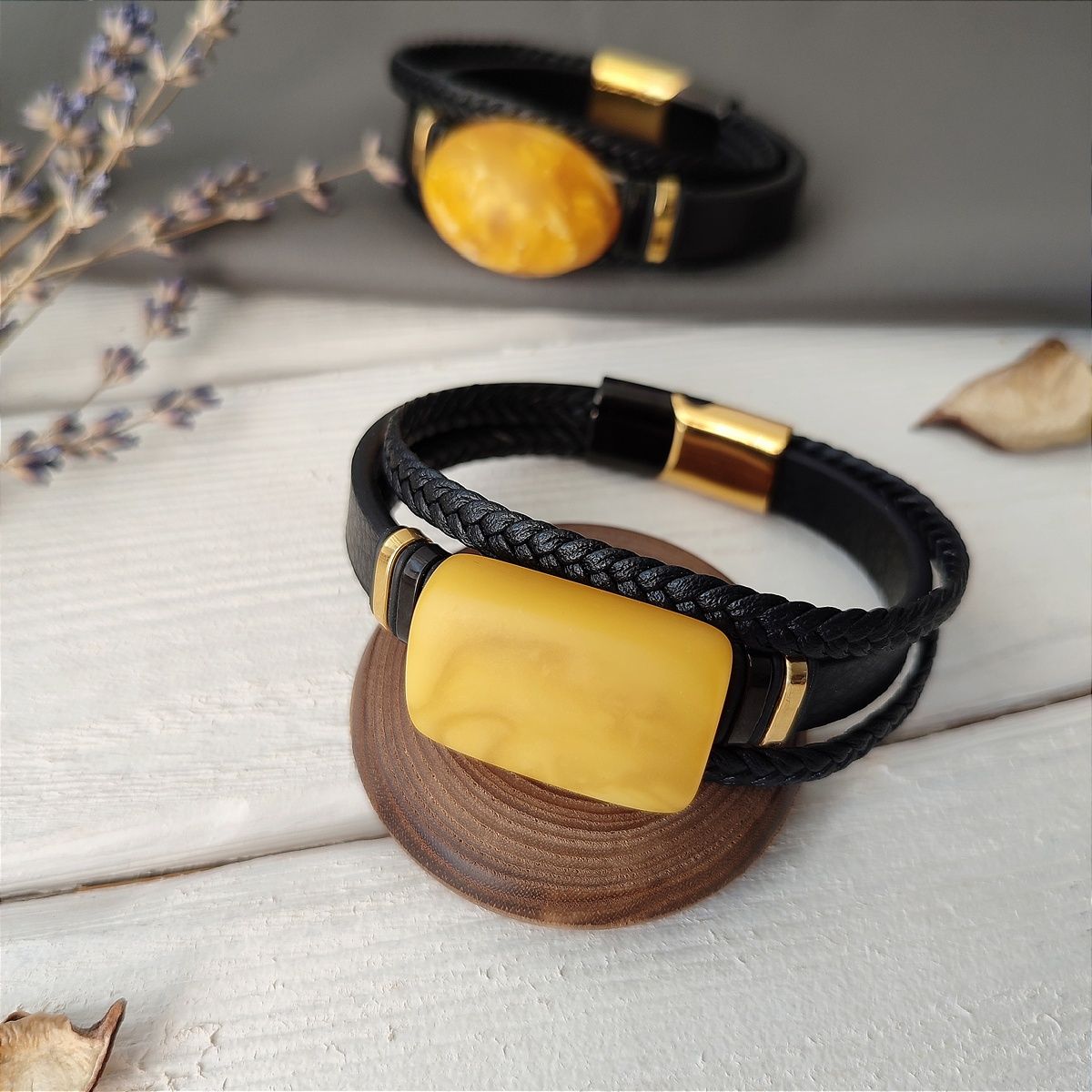 Браслет на кож.  ремешке