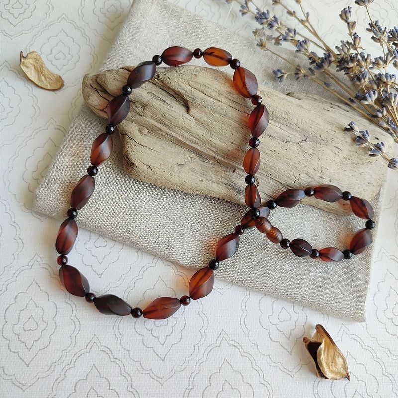 Бусы "Елена" из янтаря