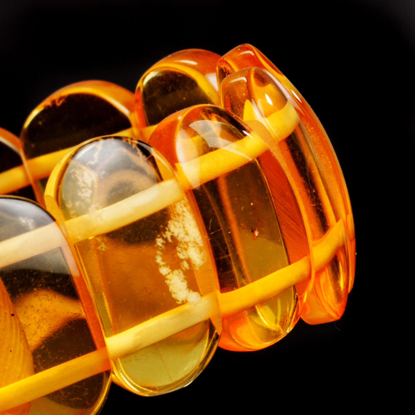 Браслет из янтаря