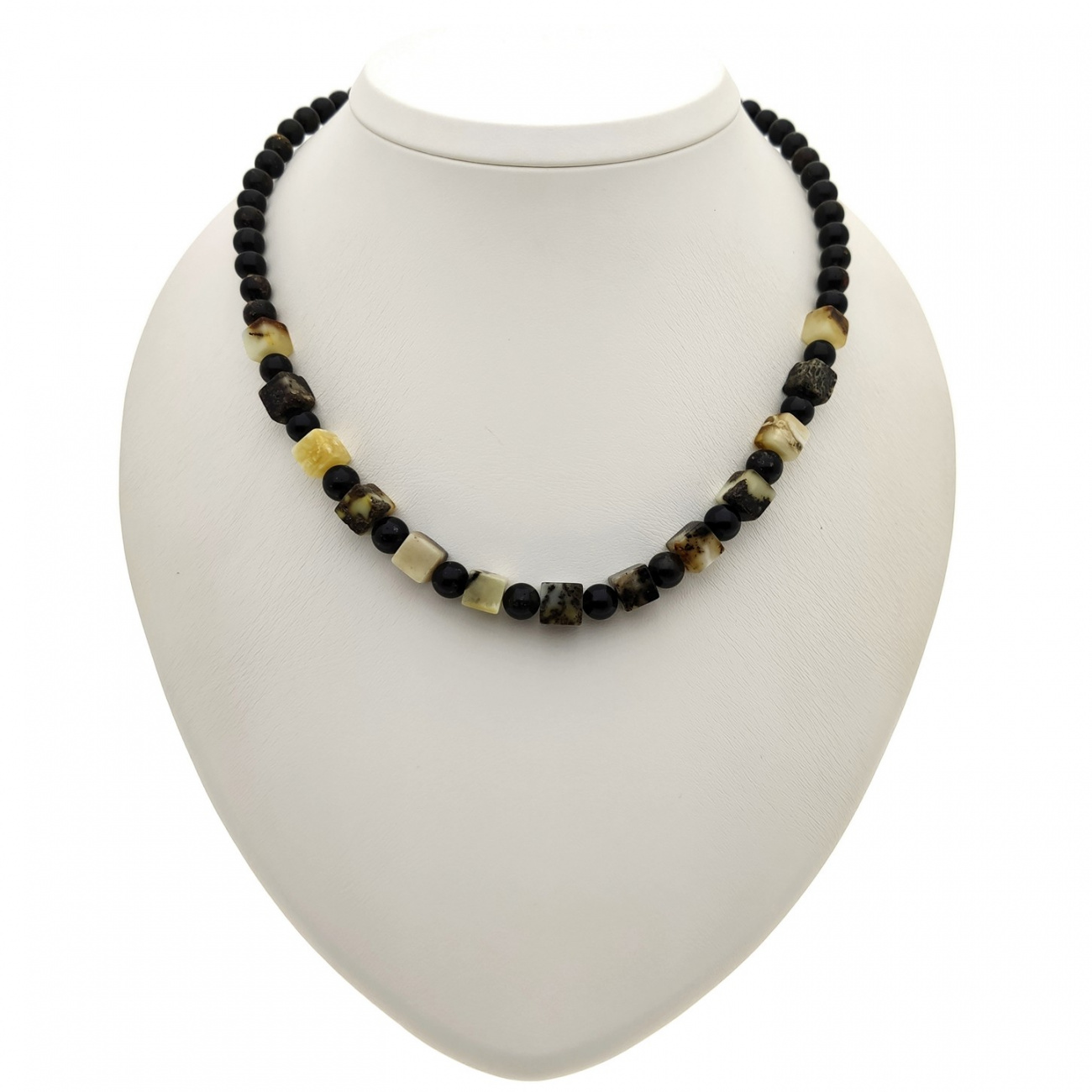 Бусы "Шар" из янтаря