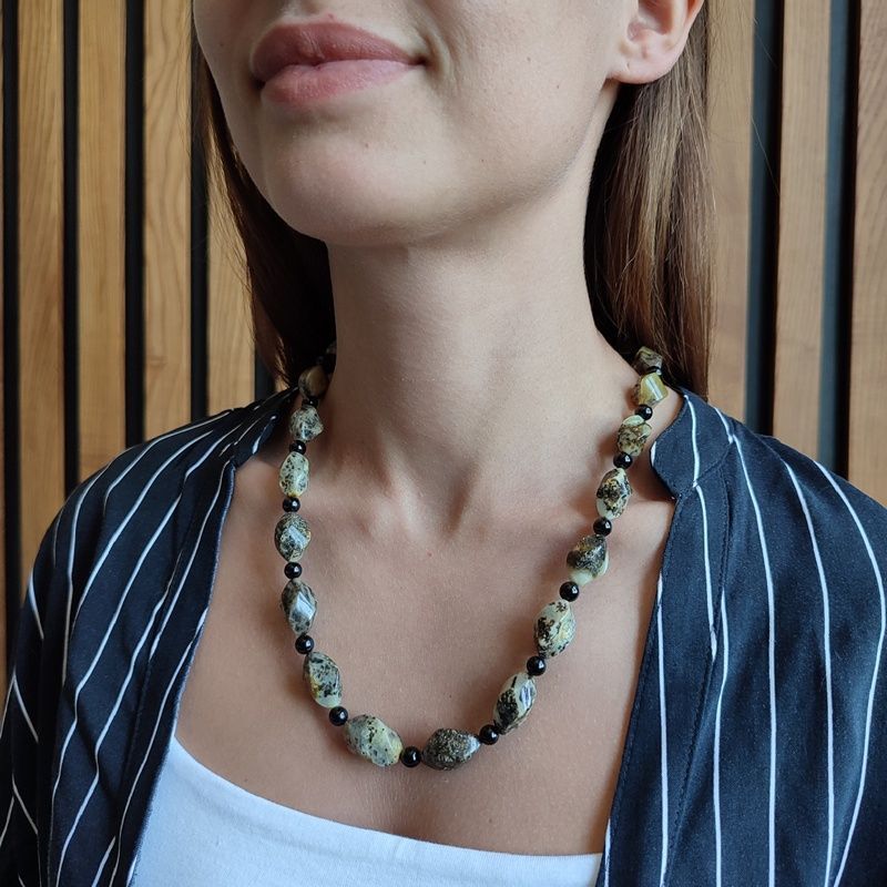 Бусы "Елена" из янтаря