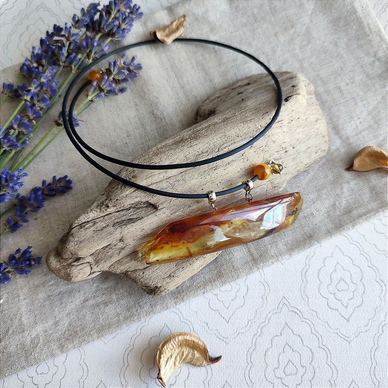 Колье "Пластина" Янтарь