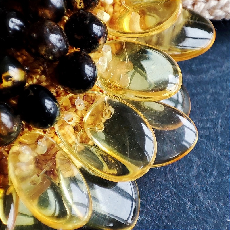 Брошь "Подсолнух" янтарь